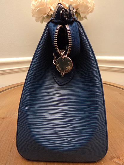Louis Vuitton Pont-Neuf GM in Toledo Blue Epi Leather