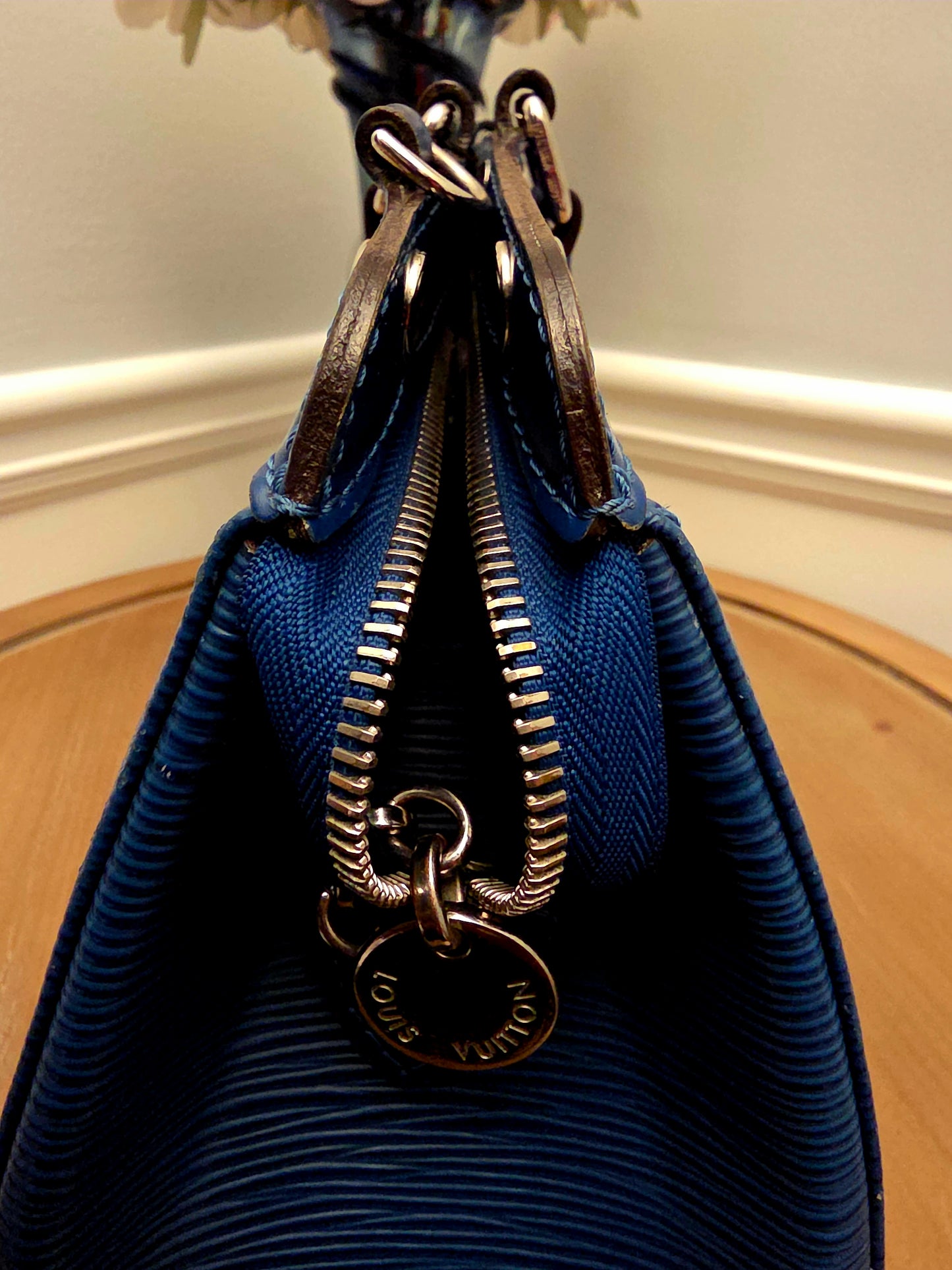 Louis Vuitton Pont-Neuf GM in Toledo Blue Epi Leather