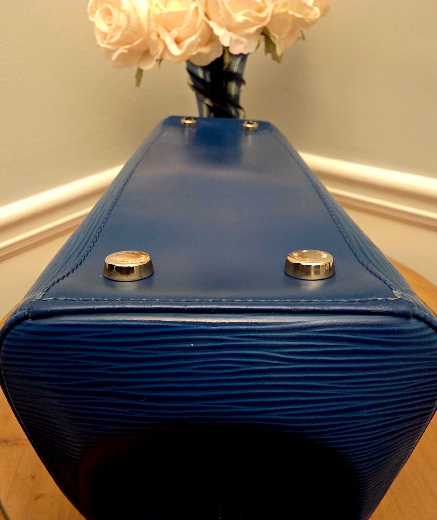 Louis Vuitton Pont-Neuf GM in Toledo Blue Epi Leather