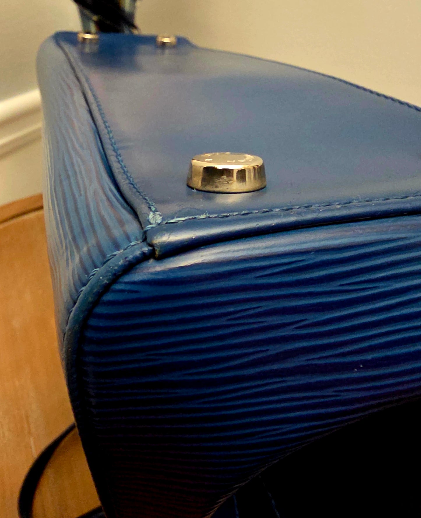 Louis Vuitton Pont-Neuf GM in Toledo Blue Epi Leather