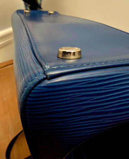 Louis Vuitton Pont-Neuf GM in Toledo Blue Epi Leather