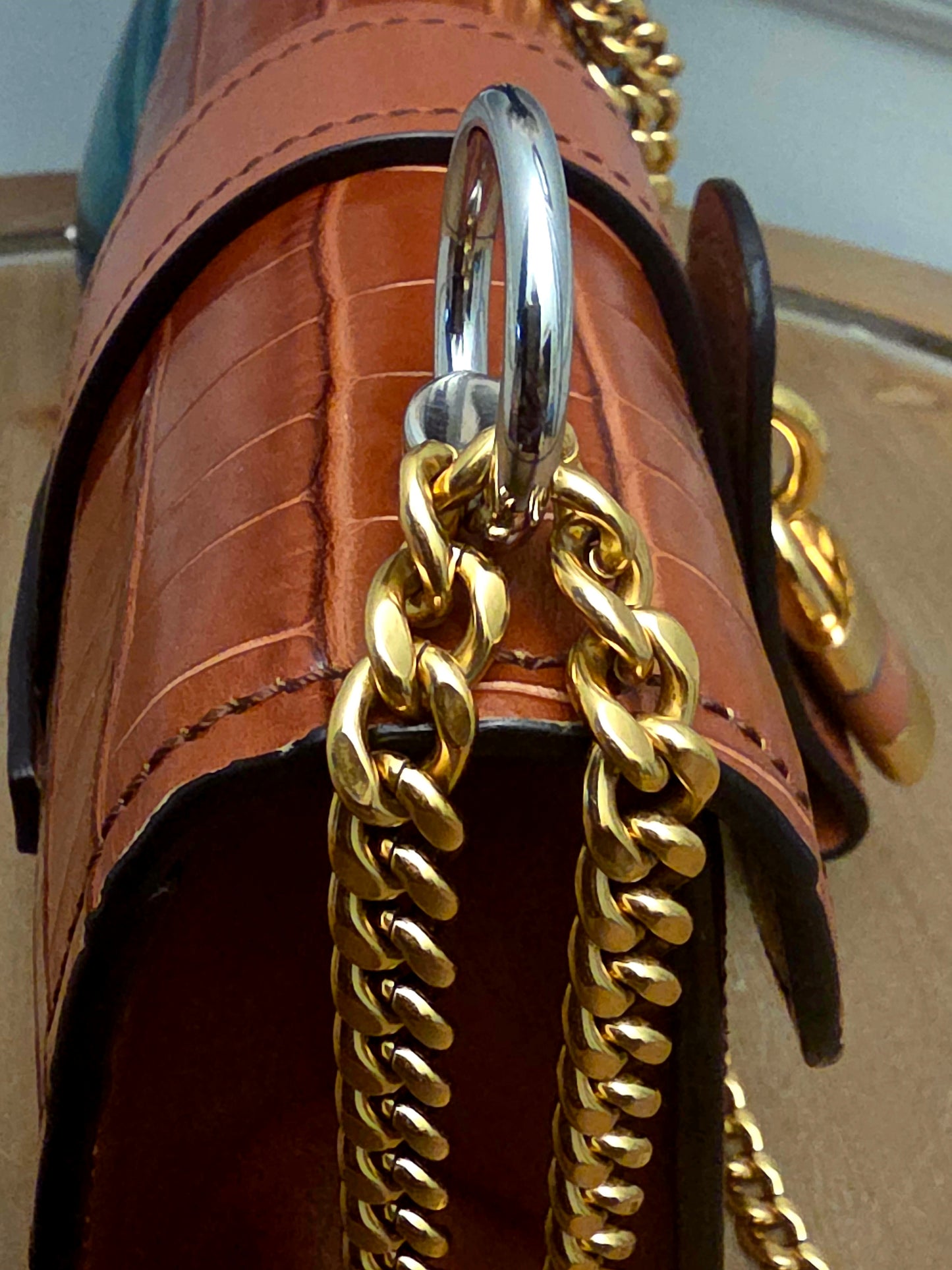 Chloé Aby Lock Small Croc-Embossed Leather Shoulder Bag