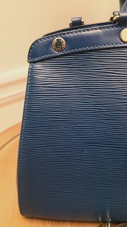 Louis Vuitton Pont-Neuf GM in Toledo Blue Epi Leather